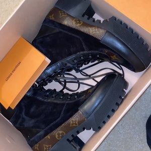 LOUIS VUITTON suede and leather monogram booties “platform desert boot”